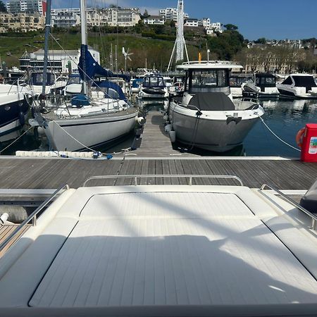 Boat Accommodation Ltd ทอร์คิ ภายนอก รูปภาพ