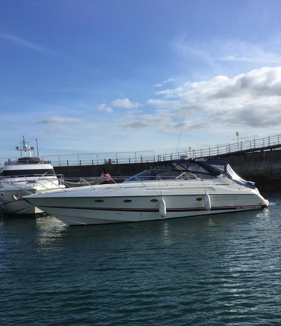 Boat Accommodation Ltd ทอร์คิ ภายนอก รูปภาพ
